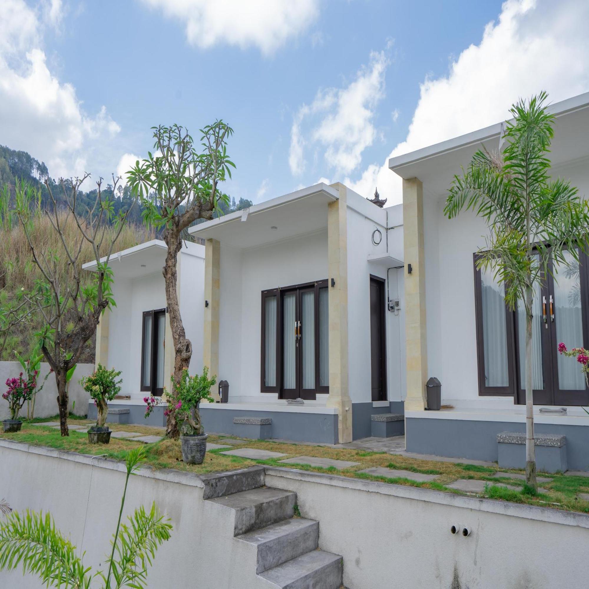 Batur Kencana Villa Mitra Reddoorz Baturaja  المظهر الخارجي الصورة