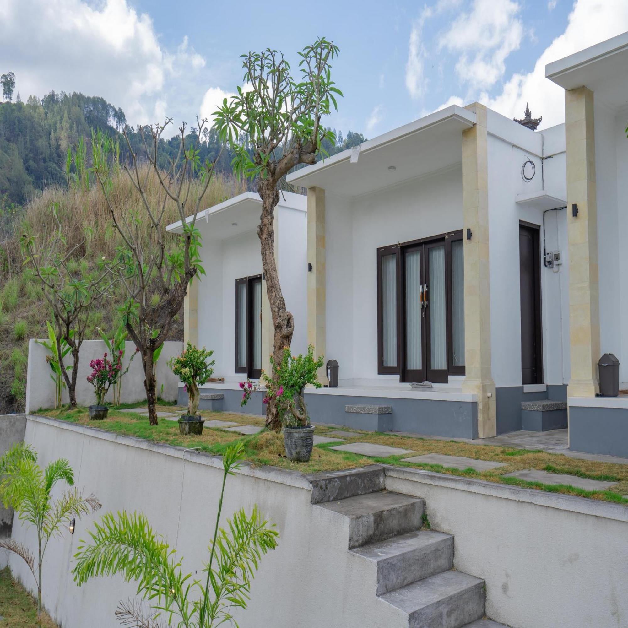 Batur Kencana Villa Mitra Reddoorz Baturaja  المظهر الخارجي الصورة