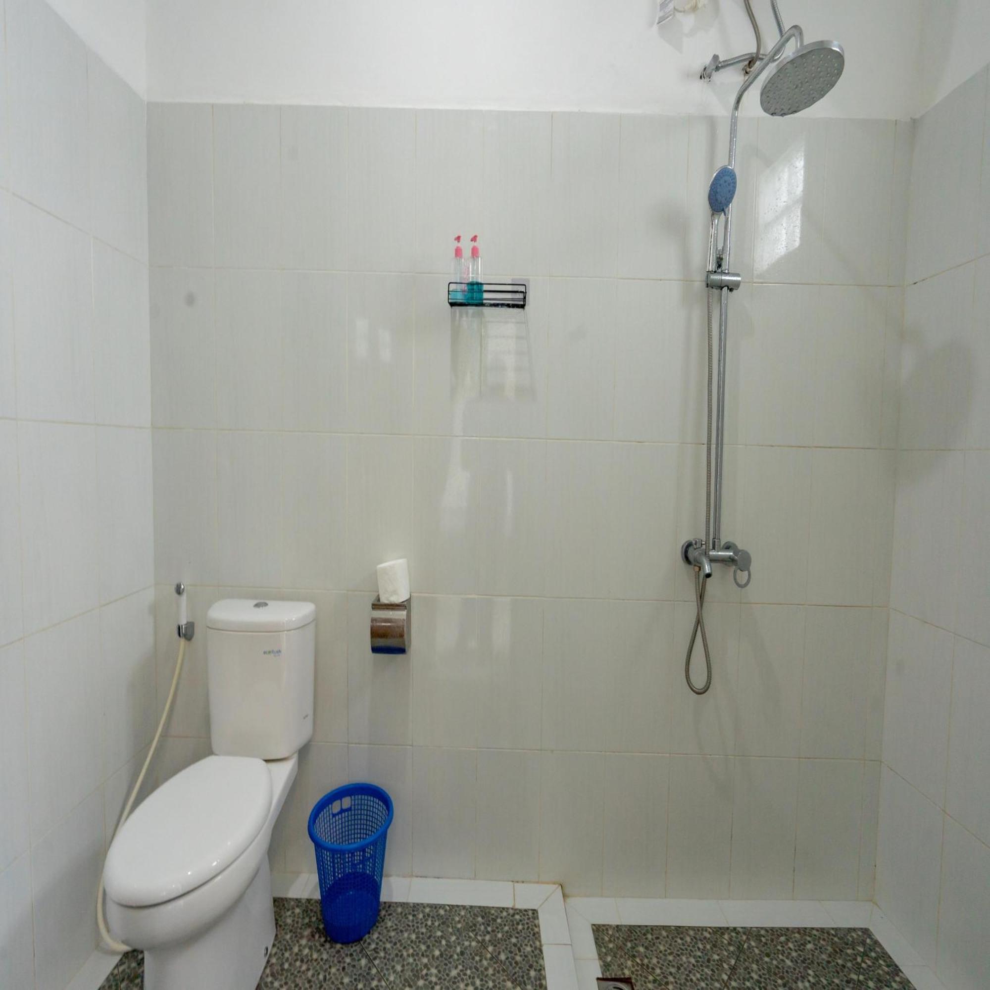 Batur Kencana Villa Mitra Reddoorz Baturaja  المظهر الخارجي الصورة